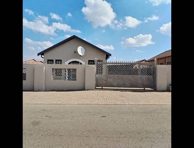 2 BEDROOM HOUSE FOR SALE IN SOSHANGUVE VV